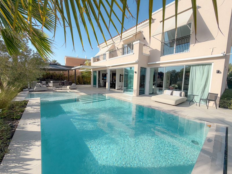 Villa Arabian Ranches Mirador – Pool und Villa